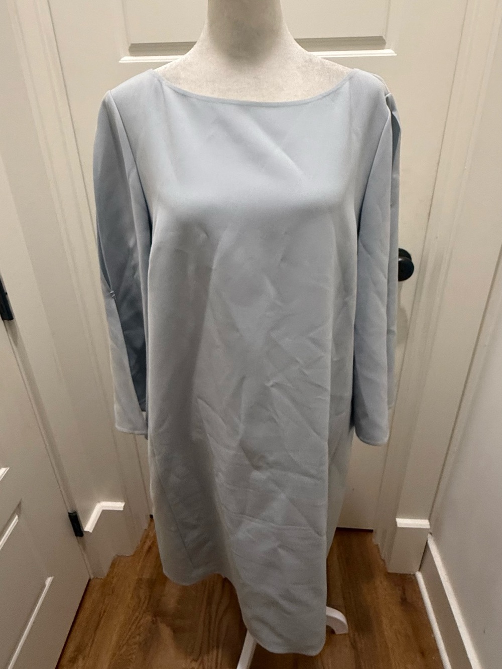 Lafayette 148. Cut-Out Sleeve Minimalist Shift Dress. Ice Blue/Gray. Size Large.